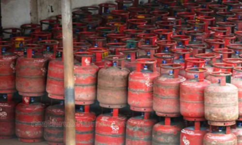 रसोई गैस पर Petroleum Ministry बोली- सामान्य रहेगी LPG Cylinder की सप्लाई