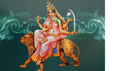 शारदीय नवरात्र की नवमी पर बुजुर्ग महिलाओं का देवियों के स्वरूप में पूजन