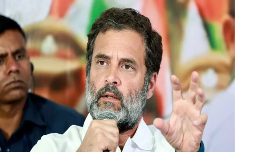 भाजपा का कांग्रेस मुख्यालय तक कूच  राहुल गांधी के खिलाफ नारेबाजी, वीआईपी गेस्ट हाउस से मॉल एवेन्यू तक प्रदर्शन