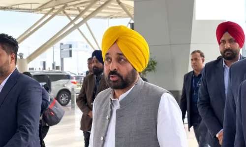 सीएम भगवंत मान का आरोप, दिल्ली एयरपोर्ट पर दो घंटे बैठाकर रखा, कस्टम अधिकारी पर बदले की कार्रवाई का दावा